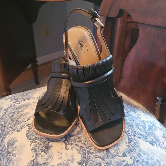 ๐ก Bass Black Sandal with Fringe & Kiltie - Size 8.5 ๐ก - Picture 1 of 4